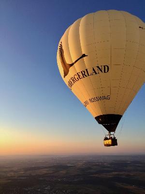 Geschmackvoller Höhenflug – Weinprobe im Heißluftballon